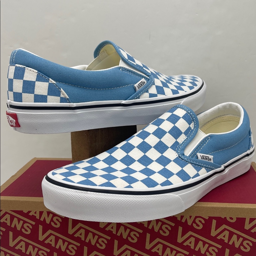 Vans •WMNS Classic Slip-On
Color Theory Checkerboard Heritage Blue
VN000D6BE2W - Picture 8 of 16